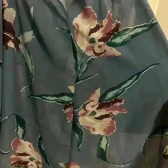 Hayden size L Flowy Sheer Cold Shoulder top w Adjustable Straps floral - Picture 7 of 9